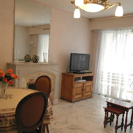 Apartment Spacieux 2 Pieces Traversant, Adl Riviera Cannes